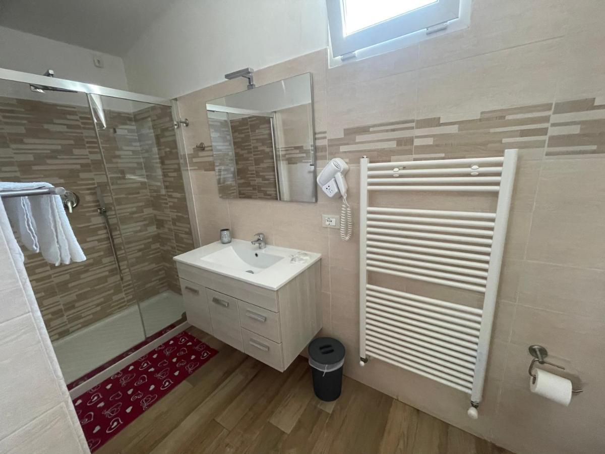 Atena B&B Apartments Platino San Silvestro  Extérieur photo